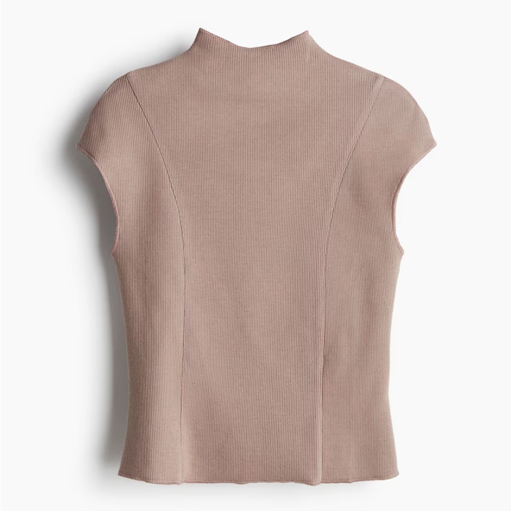 DIVIDED Ribbed Mock Turtleneck Top